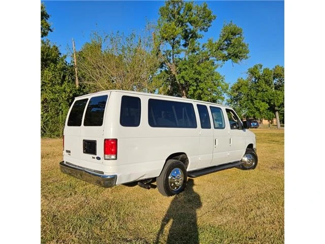 2010 Ford Econoline Van - Image 3 of 14