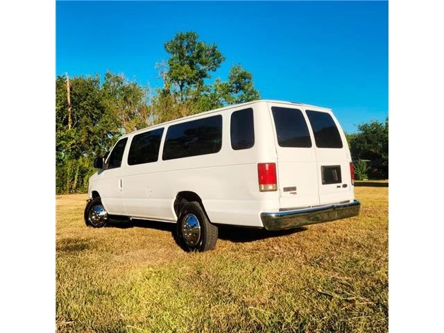 2010 Ford Econoline Van - Image 2 of 14