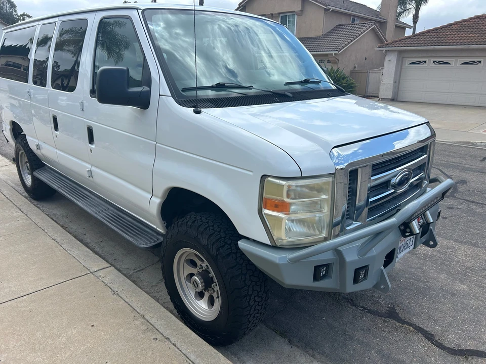 2010 Ford Econoline Van - Image 19 of 31