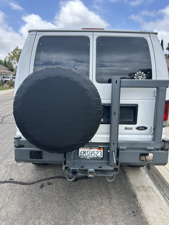2010 Ford Econoline Van - Image 13 of 31