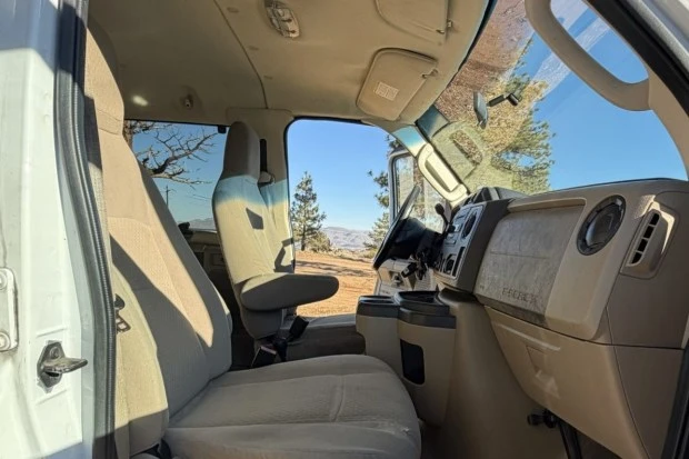 2010 Ford Econoline Van - Image 4 of 7