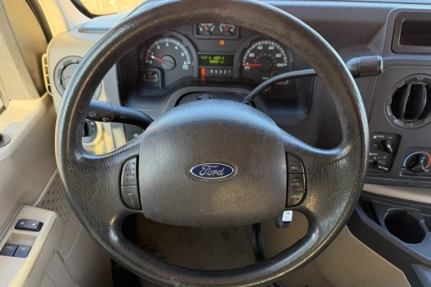 2010 Ford Econoline Van - Image 5 of 7