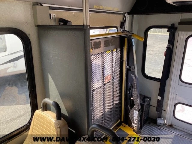 2010 Ford Econoline Van - Image 18 of 21