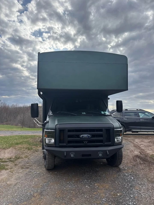 2010 Ford Econoline Van - Image 3 of 17