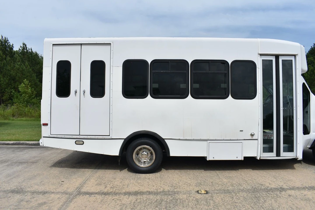 2010 Ford Econoline Van - Image 4 of 21