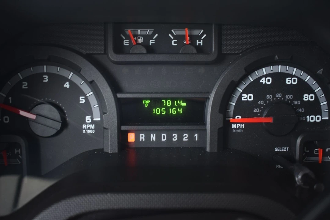 2010 Ford Econoline Van - Image 16 of 21