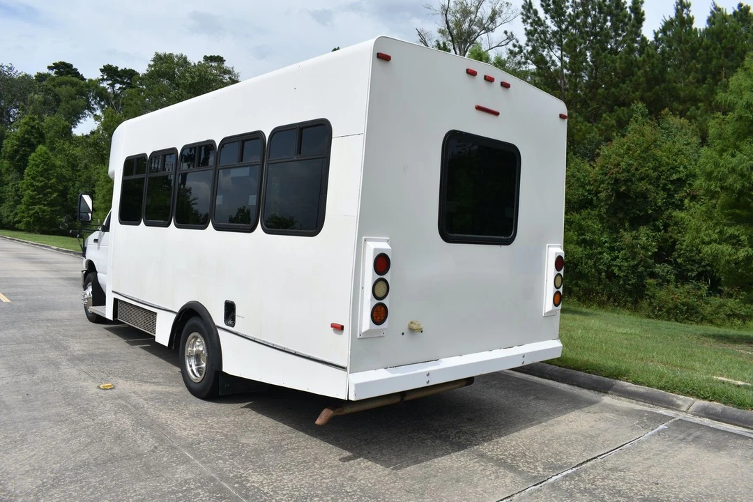 2010 Ford Econoline Van - Image 7 of 21