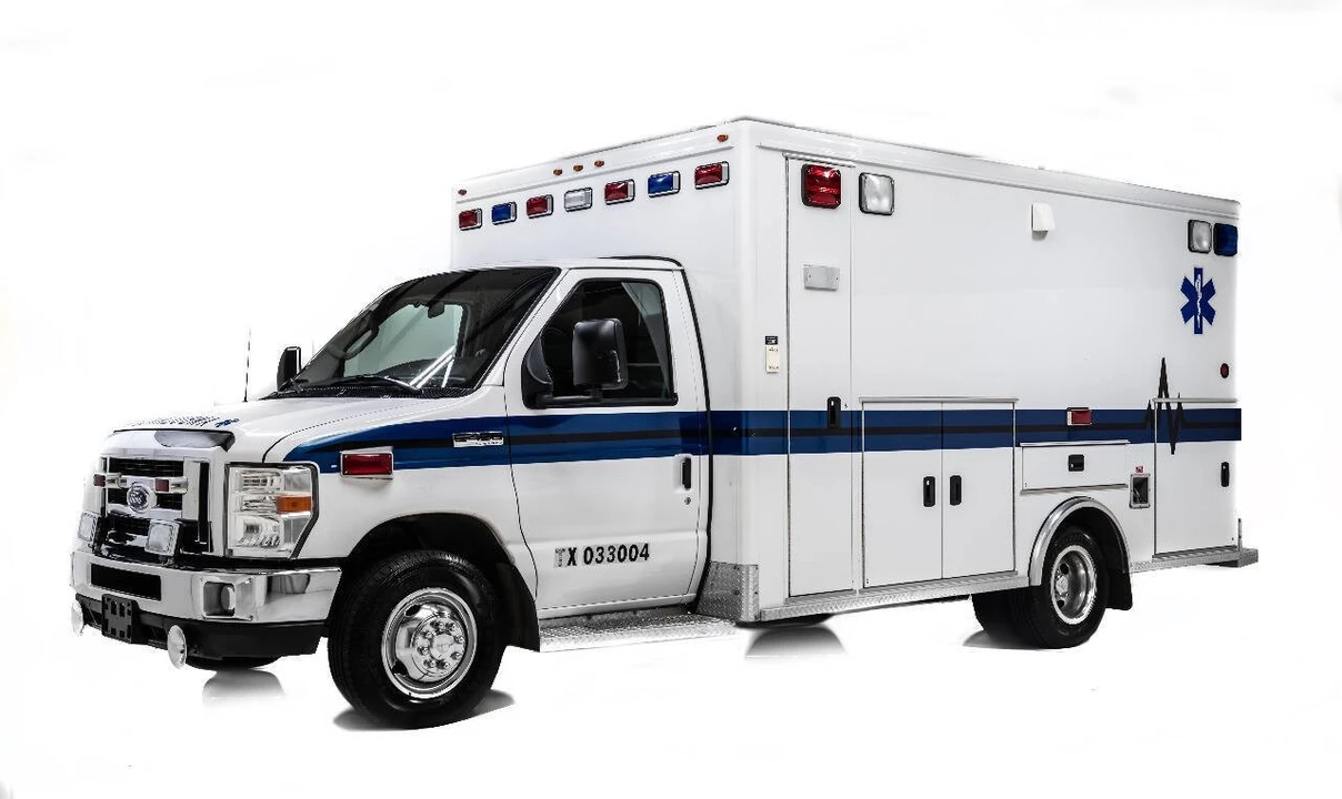 2010 Ford Econoline Van - Image 2 of 12