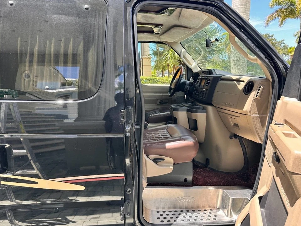 2010 Ford Econoline Van - Image 18 of 24