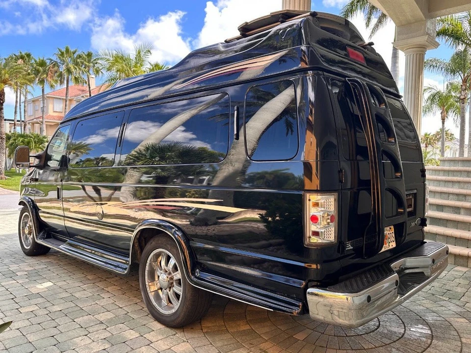 2010 Ford Econoline Van - Image 23 of 24