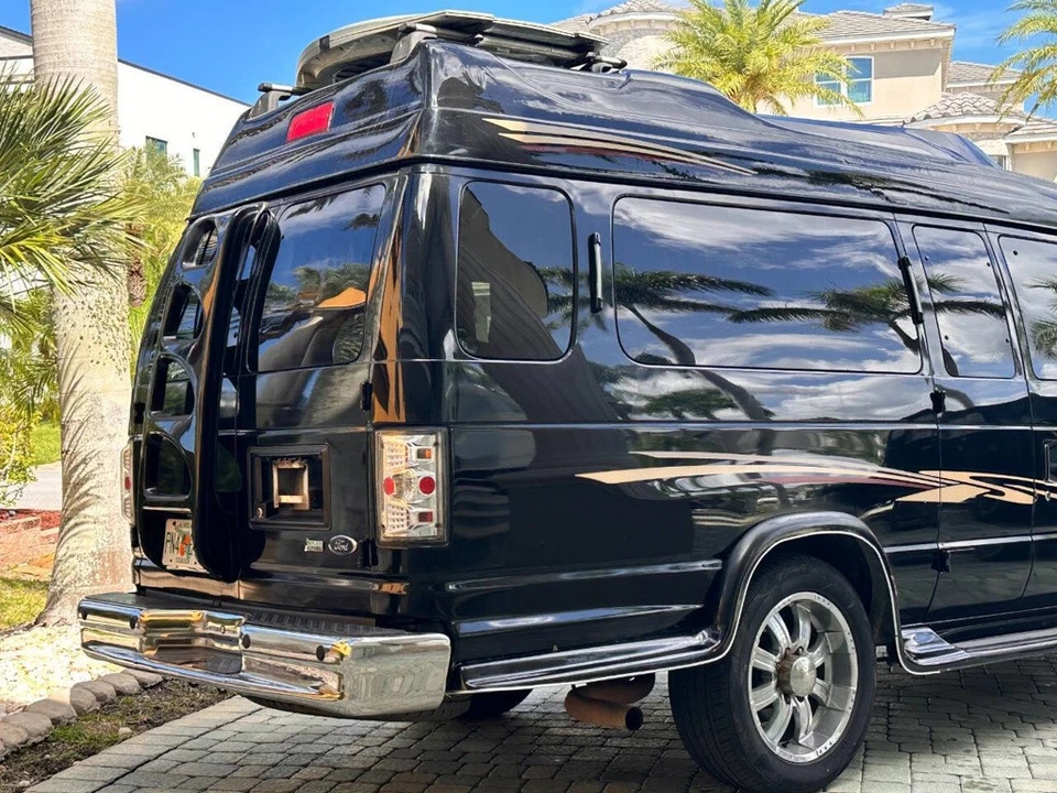 2010 Ford Econoline Van - Image 14 of 24
