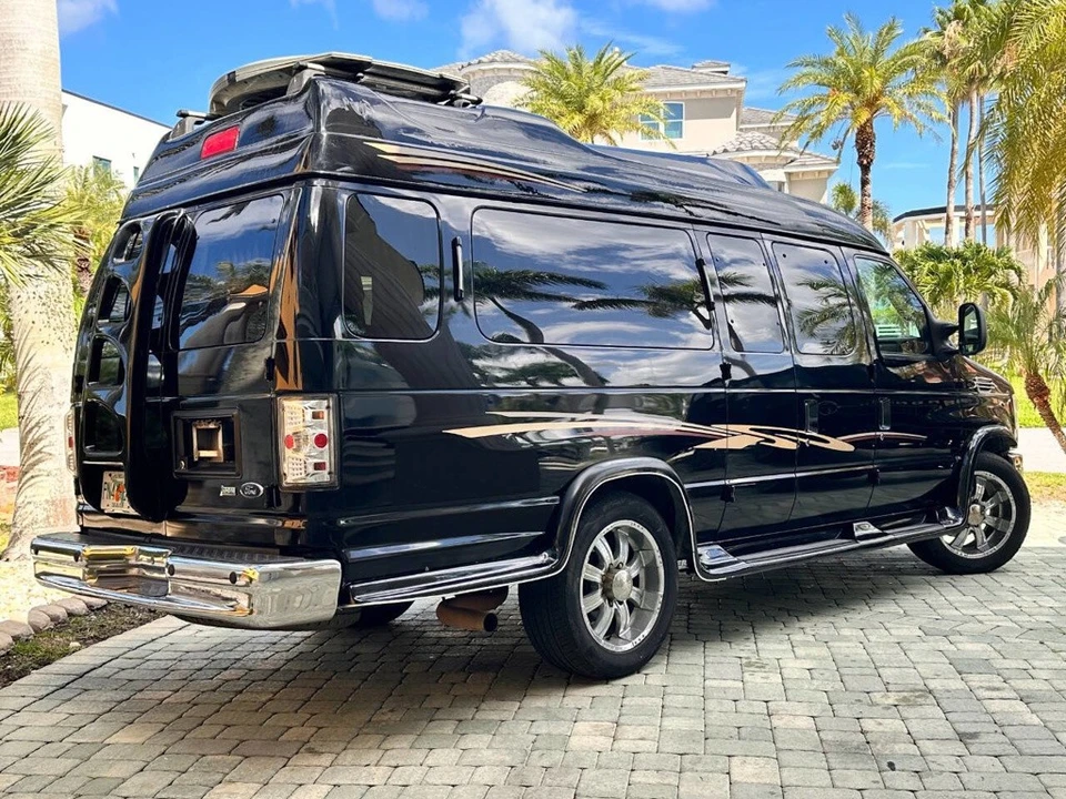 2010 Ford Econoline Van - Image 13 of 24