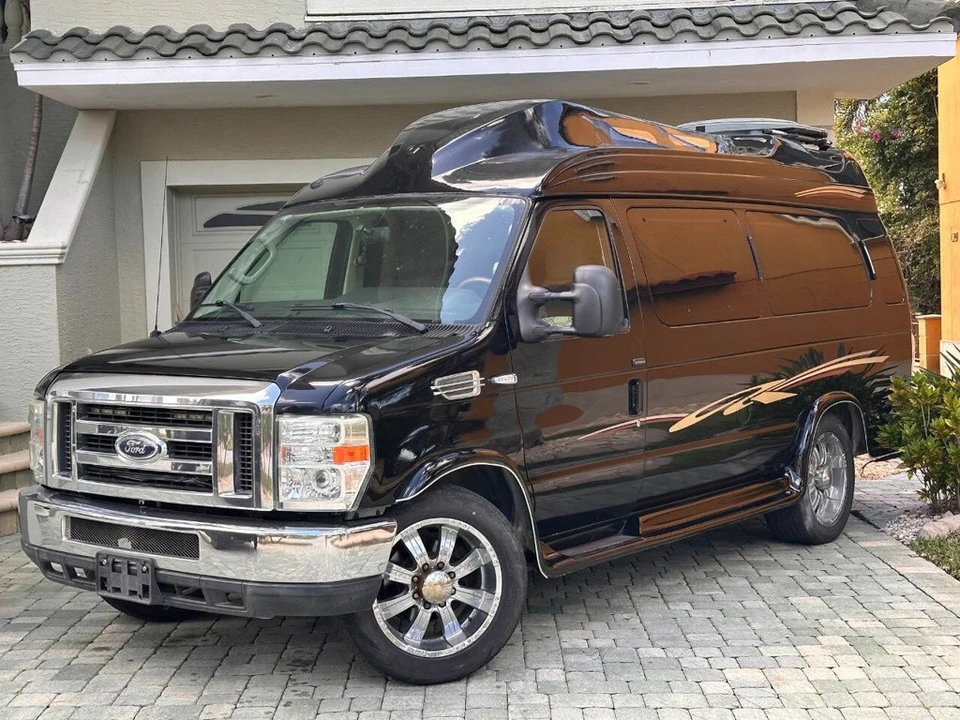 2010 Ford Econoline Van - Image 12 of 24