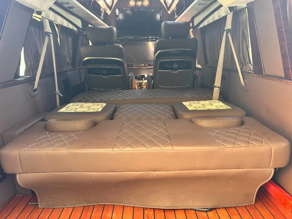 2010 Ford Econoline Van - Image 6 of 24