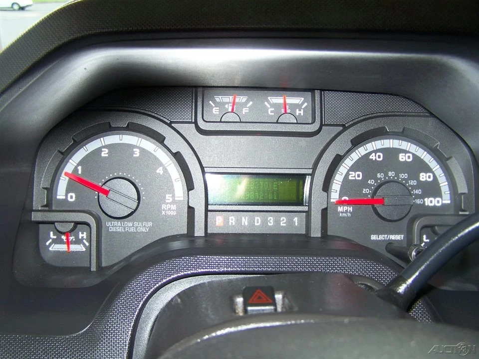 2010 Ford Econoline Van - Image 10 of 12