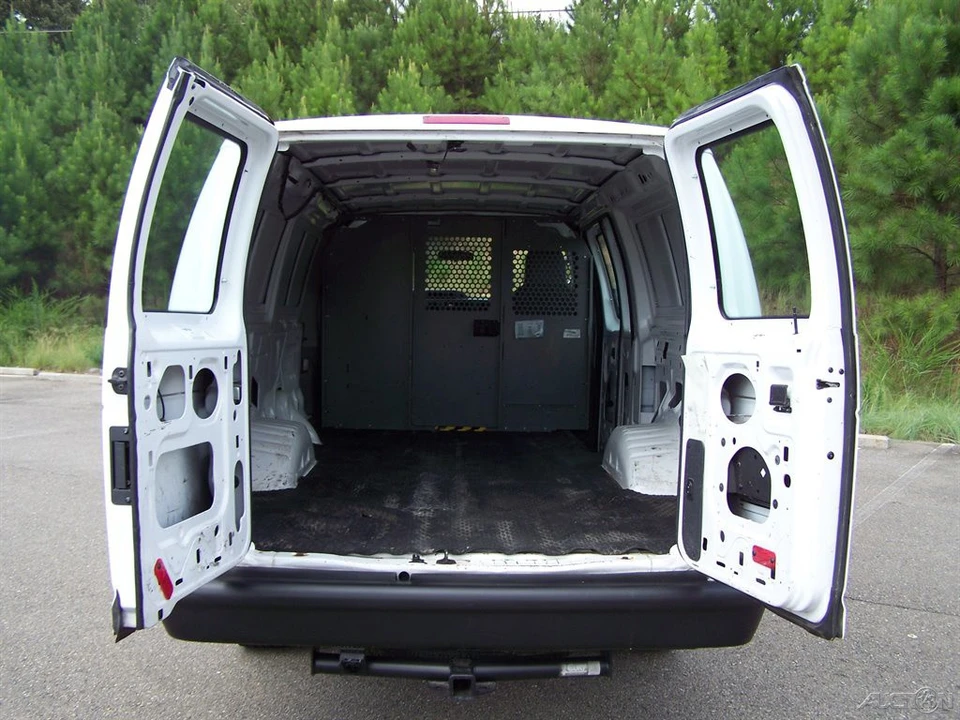 2010 Ford Econoline Van - Image 19 of 21