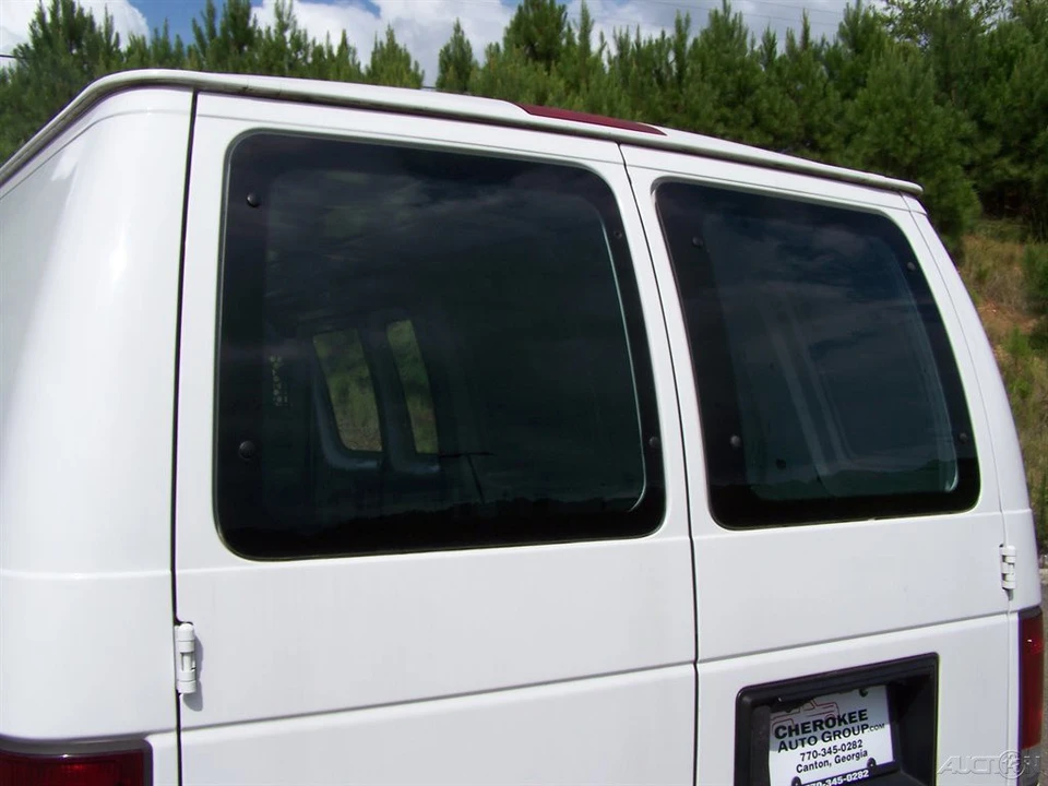 2010 Ford Econoline Van - Image 17 of 21