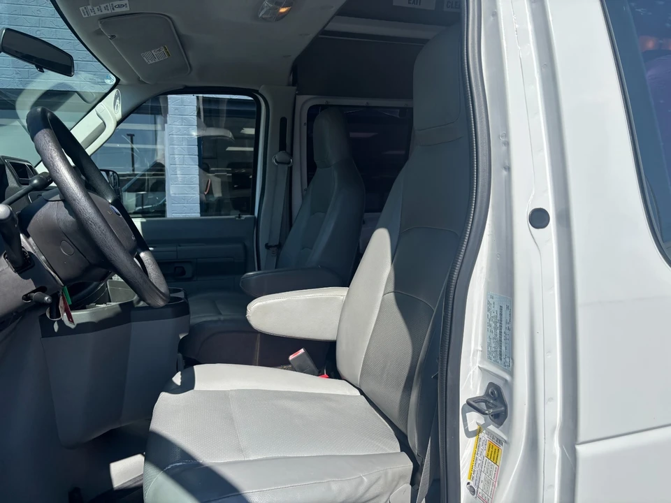 2010 Ford Econoline Van - Image 15 of 21