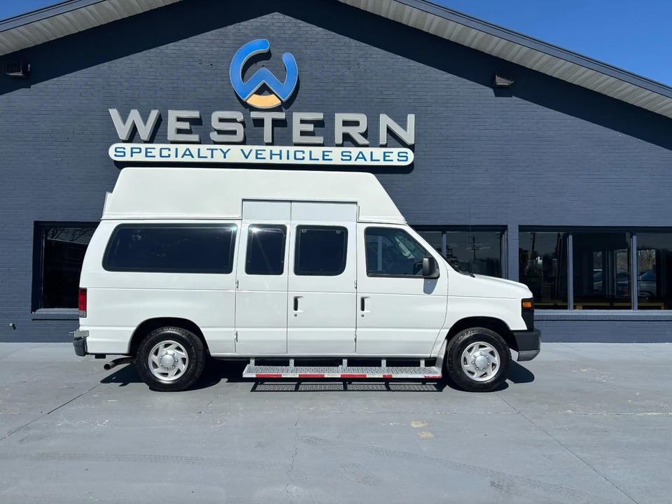 2010 Ford Econoline Van - Image 14 of 21