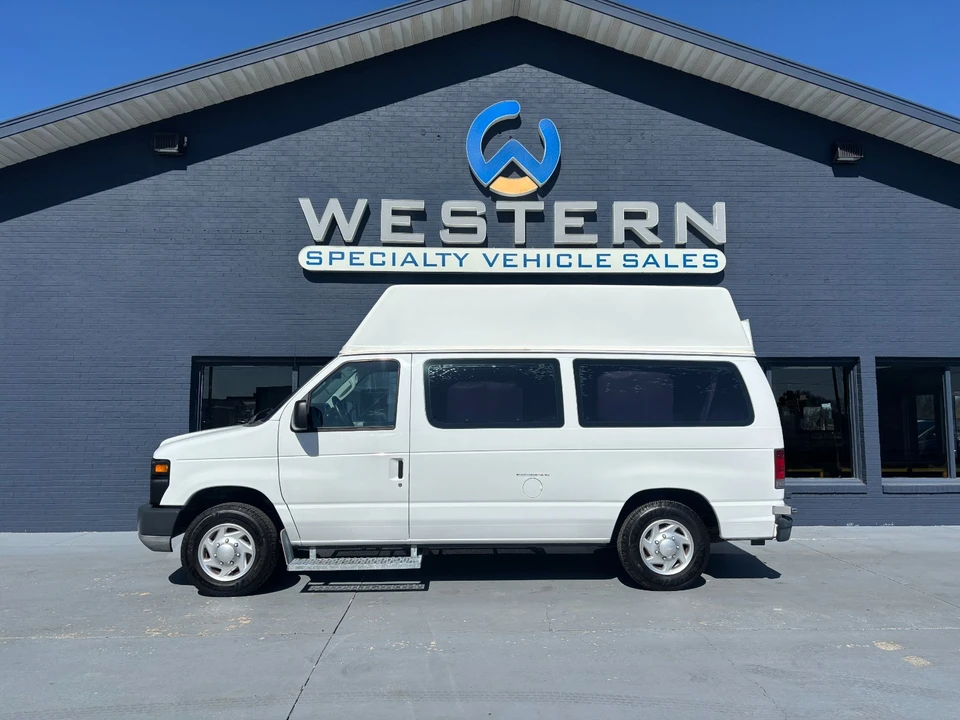 2010 Ford Econoline Van - Image 16 of 21