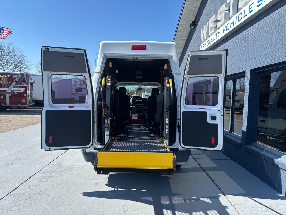 2010 Ford Econoline Van - Image 3 of 21