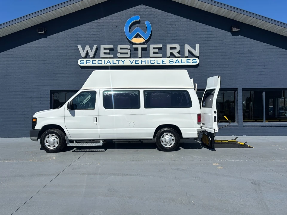 2010 Ford Econoline Van - Image 9 of 21