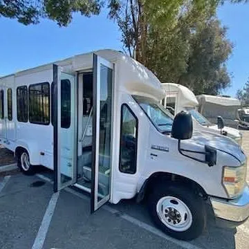 2010 Ford E350 Super Duty Cutaway Van