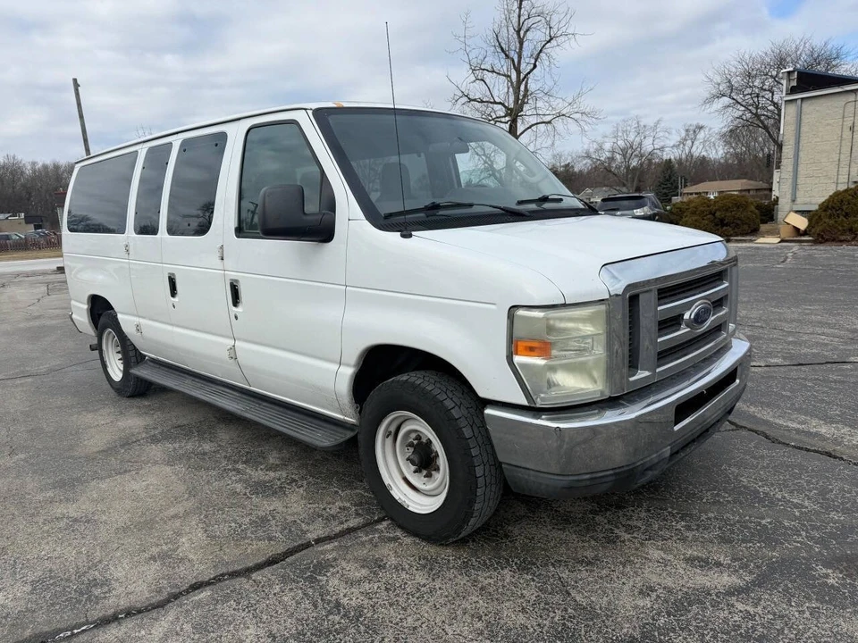 2010 Ford Econoline Van - Image 2 of 21