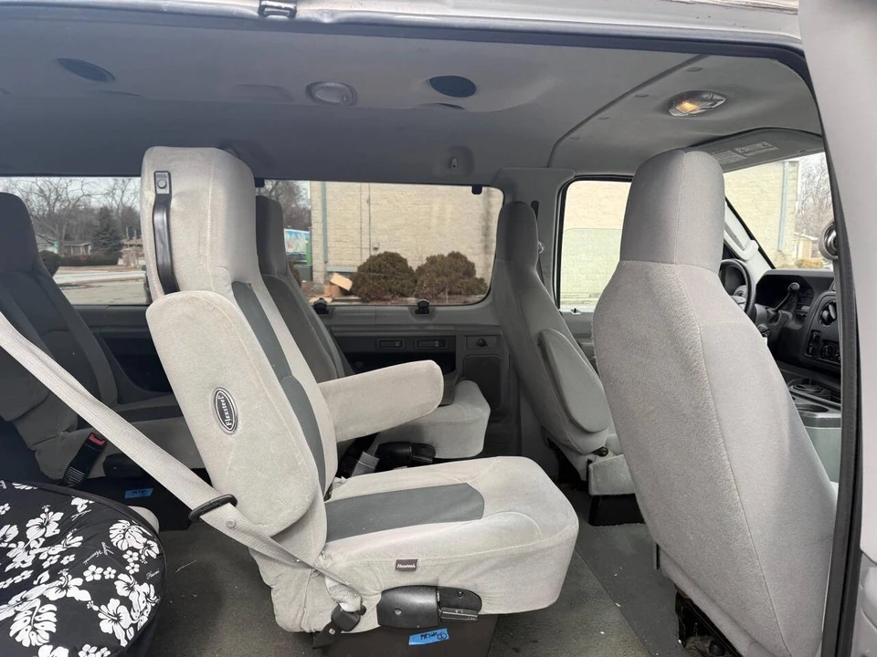 2010 Ford Econoline Van - Image 8 of 21