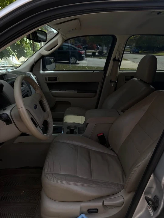 2010 Ford Escape - Image 9 of 12