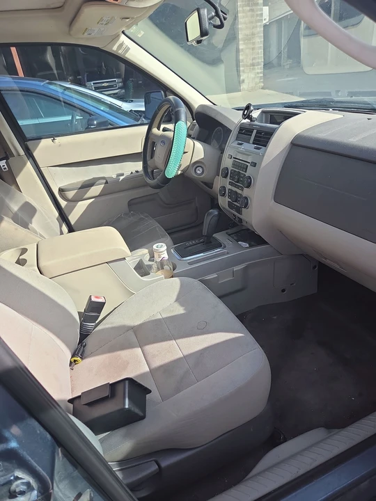 2010 Ford Escape - Image 6 of 9