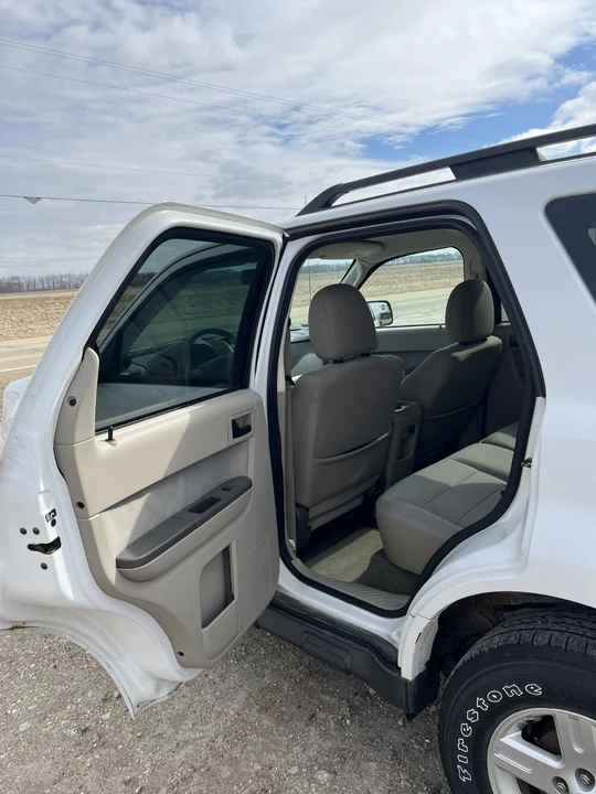 2010 Ford Escape - Image 14 of 17