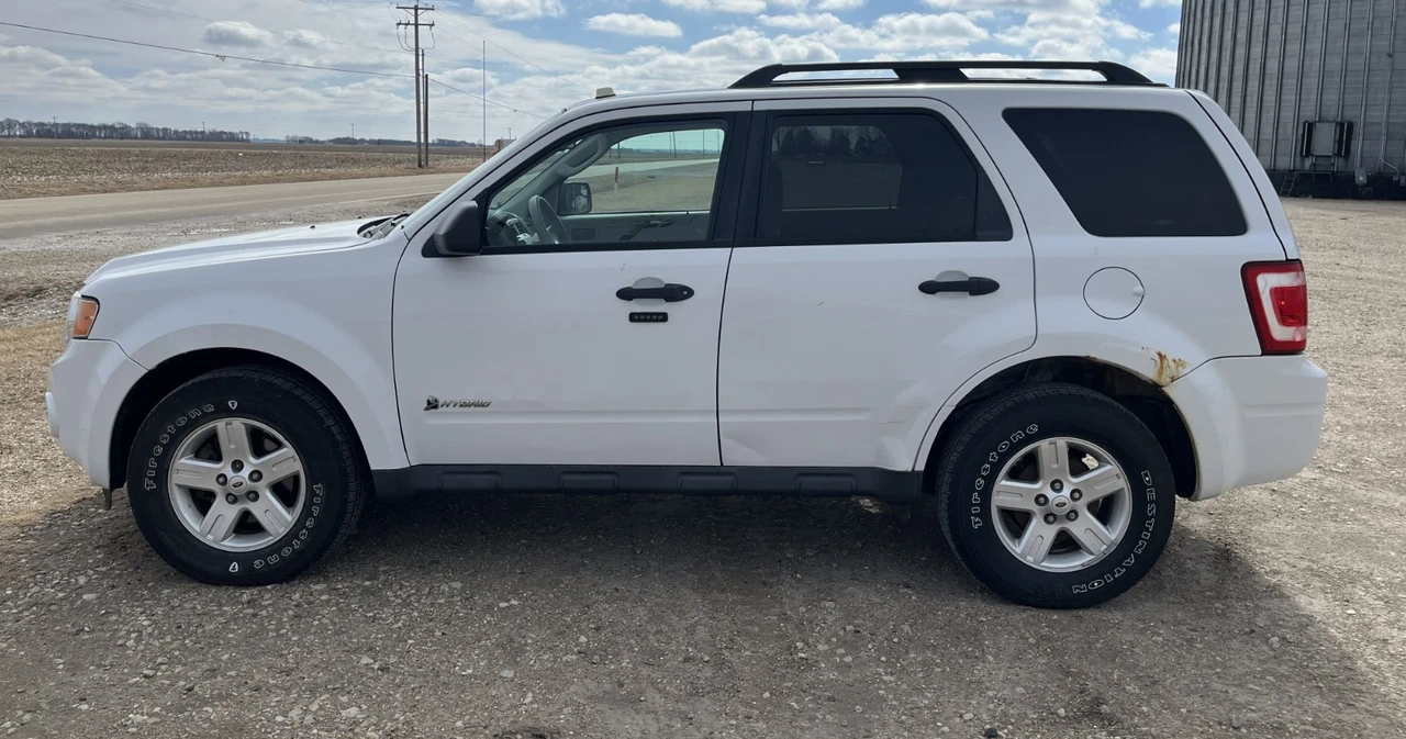 2010 Ford Escape - Image 3 of 17