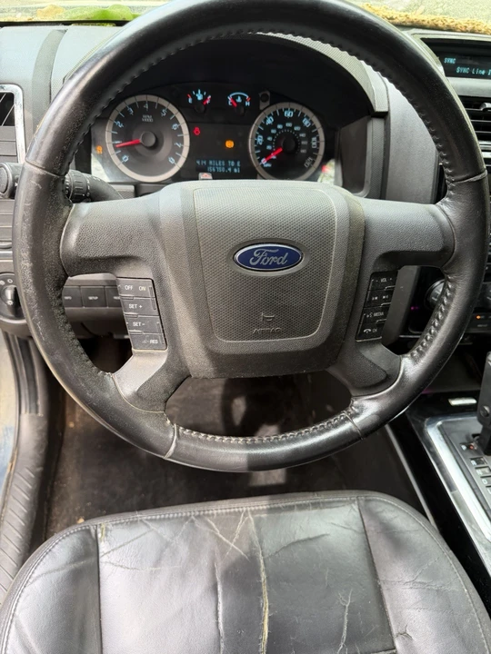 2010 Ford Escape - Image 8 of 8