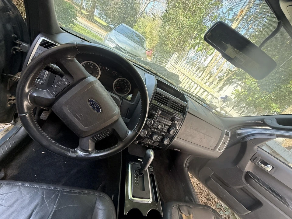 2010 Ford Escape - Image 3 of 8