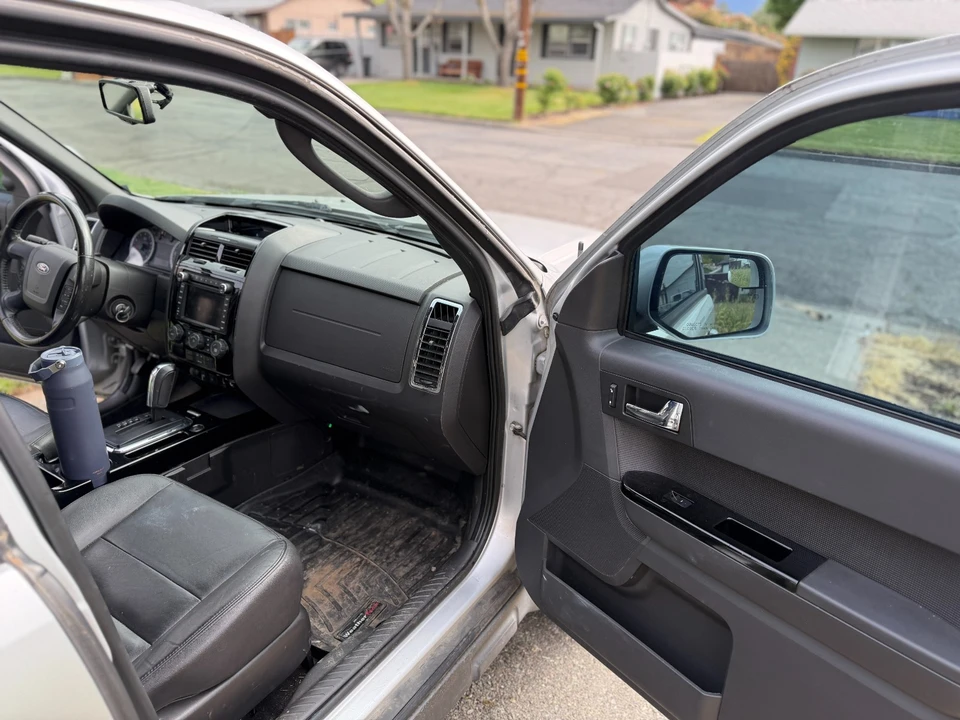 2010 Ford Escape - Image 7 of 12