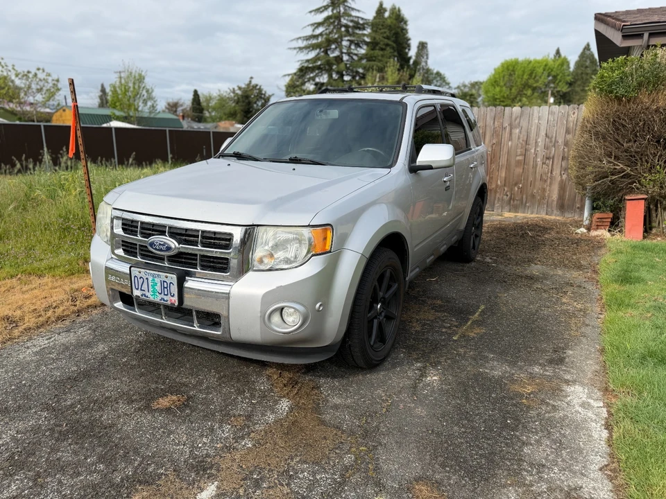 2010 Ford Escape - Image 2 of 12