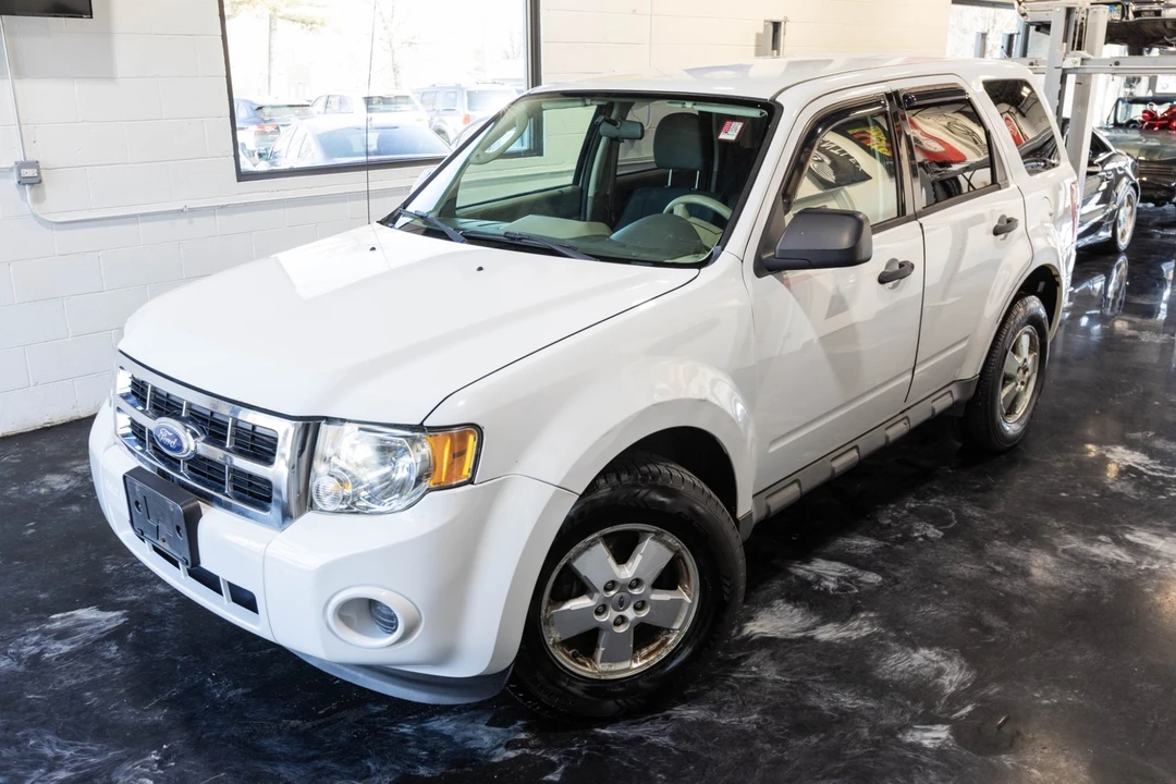 2010 Ford Escape - Image 2 of 21