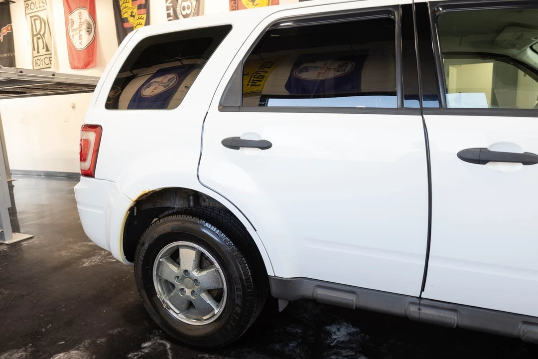 2010 Ford Escape - Image 10 of 21