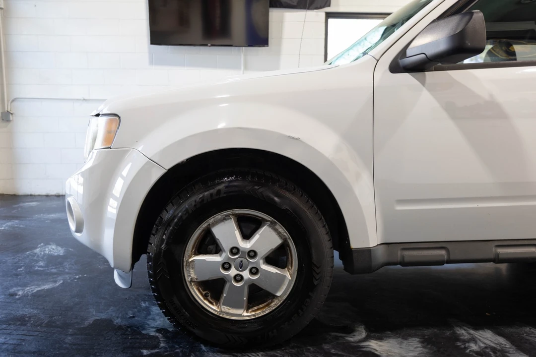 2010 Ford Escape - Image 4 of 21