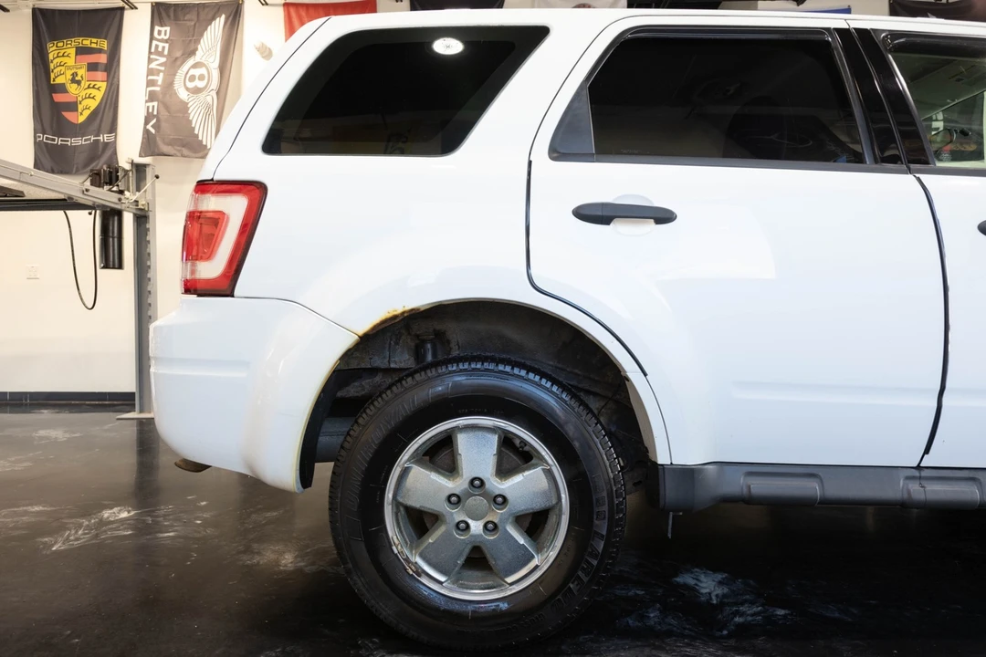 2010 Ford Escape - Image 11 of 21
