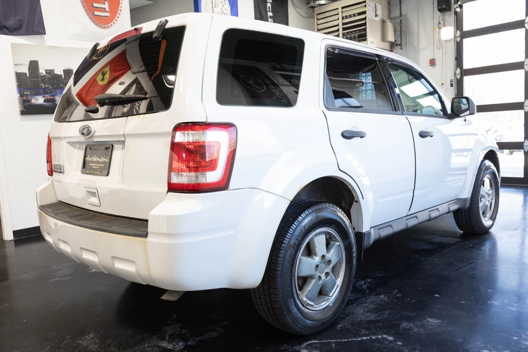 2010 Ford Escape - Image 9 of 21