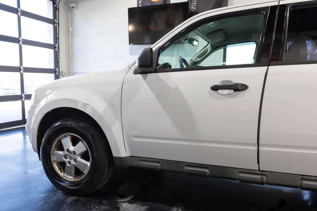 2010 Ford Escape - Image 3 of 21