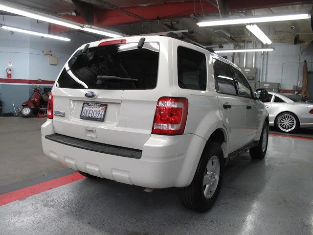 2010 Ford Escape - Image 14 of 21