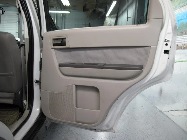 2010 Ford Escape - Image 20 of 21