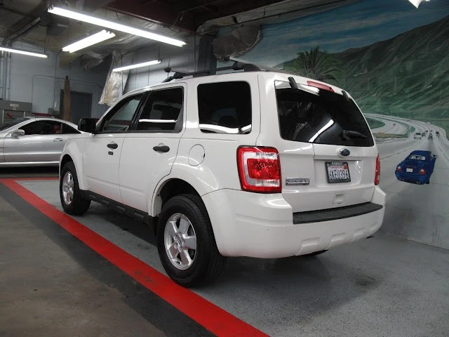 2010 Ford Escape - Image 18 of 21