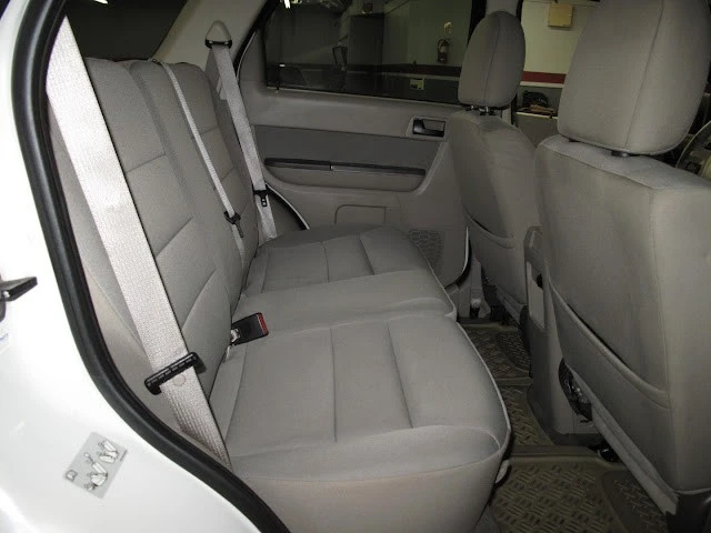 2010 Ford Escape - Image 19 of 21