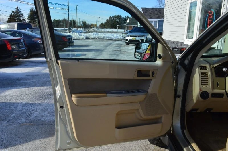 2010 Ford Escape - Image 9 of 12