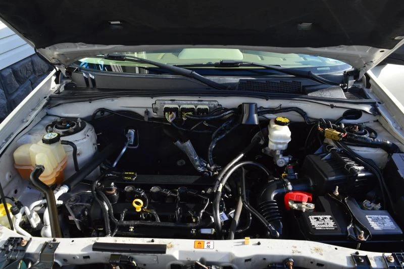 2010 Ford Escape - Image 6 of 12