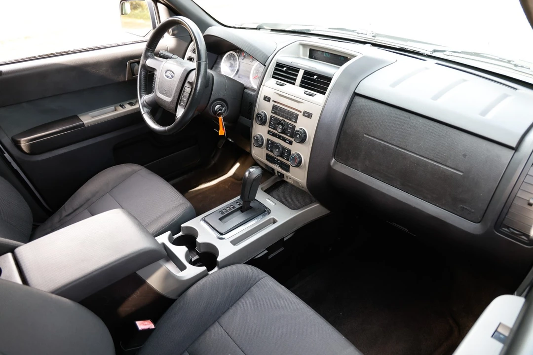 2010 Ford Escape - Image 16 of 21